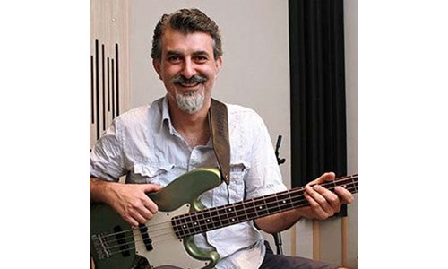 MEHMET ŞENOL ŞİŞLİ  (BAS GİTAR)